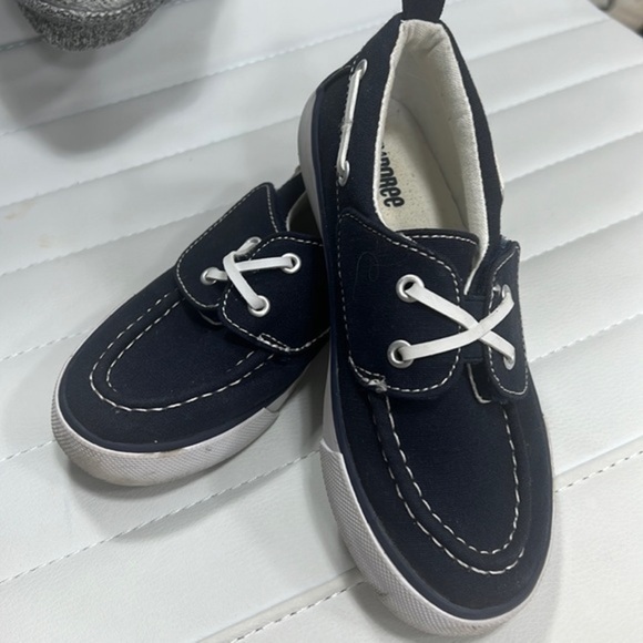 Boys size 12 shoe - Picture 1 of 4